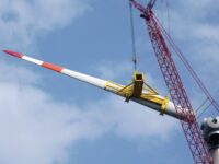 Blade_Dragon,_Installing_a_single_blade,_Liftra Blade_Dragon,_Installing_a_single_blade,_Liftra